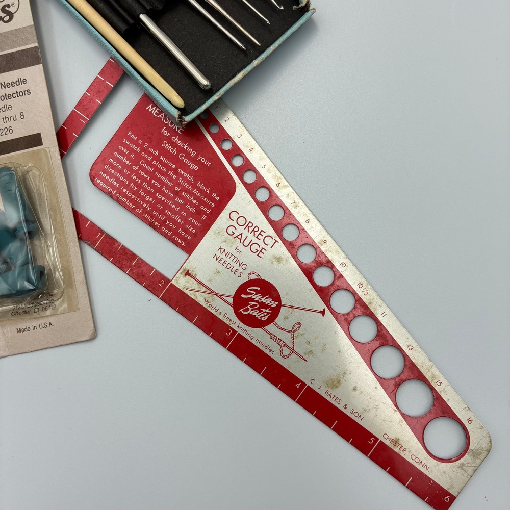 Vintage Susan Bates Boye Crochet Hook Lot Knitting Needle Gauge Point Protectors - Picture 3 of 4